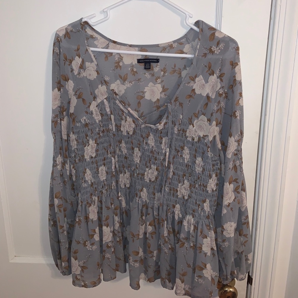 American Eagle floral top
